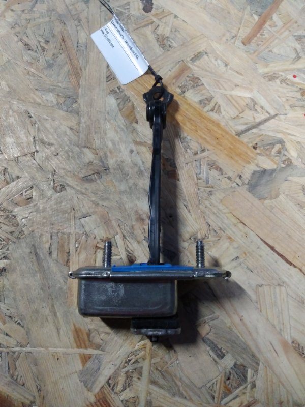 Ограничитель двери передний левый SORENTO UM 14- 2016 Внедорожник 2.4 Ограничитель двери передний левый SORENTO UM 14- 2016 Внедорожник 2.4