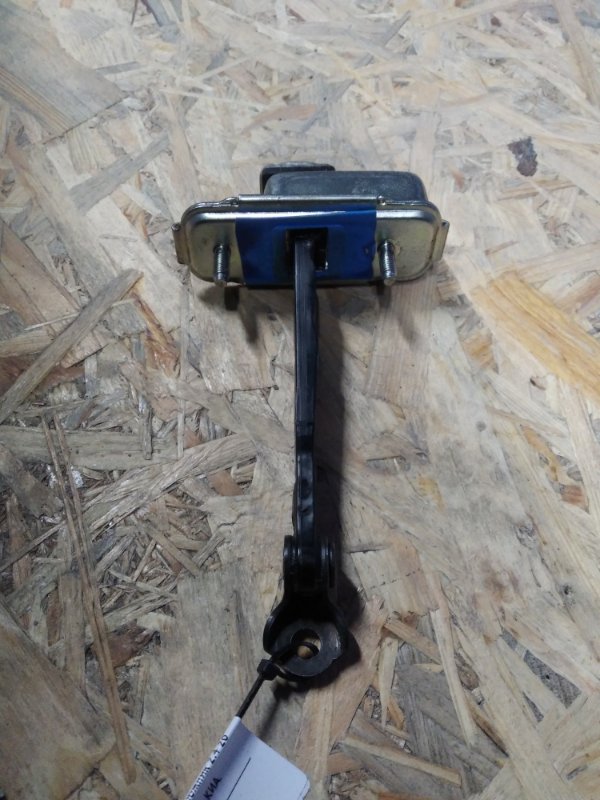 Ограничитель двери передний левый SORENTO UM 14- 2016 Внедорожник 2.4 Ограничитель двери передний левый SORENTO UM 14- 2016 Внедорожник 2.4