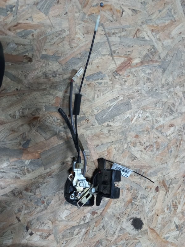 Замок крышки багажника TOYOTA HIGHLANDER 01-07 Б/У