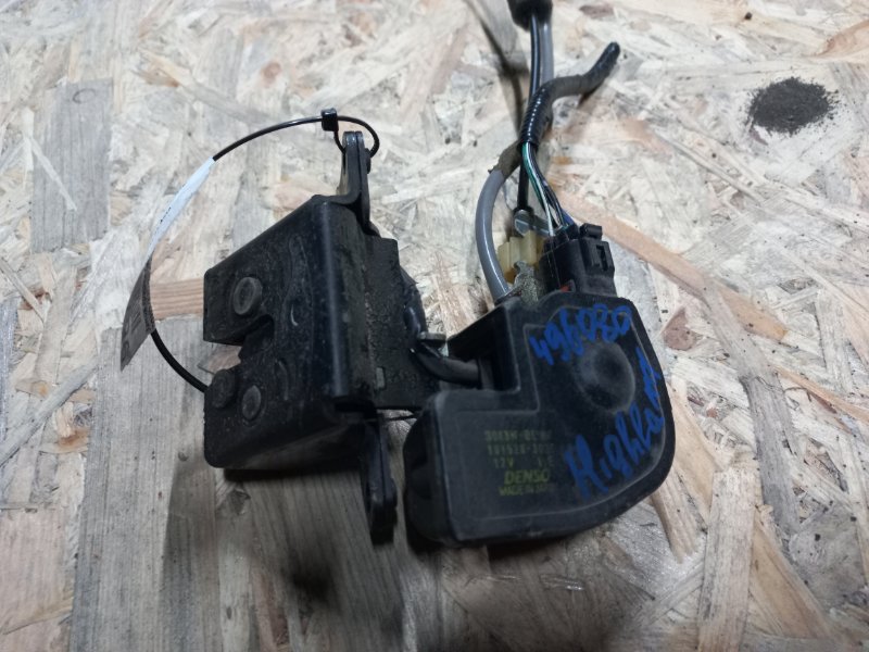 Замок крышки багажника HIGHLANDER 01-07