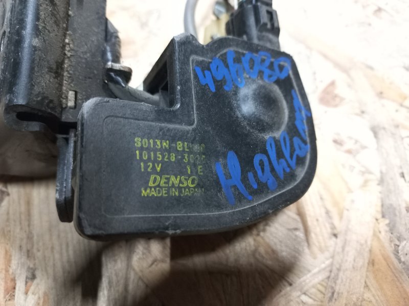 Замок крышки багажника TOYOTA HIGHLANDER 01-07