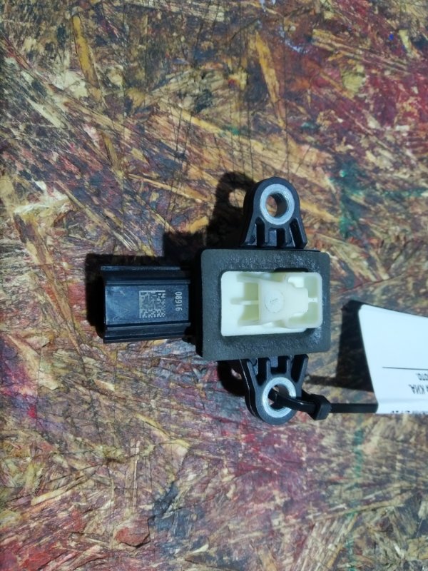 Датчик удара передний левый SORENTO UM 14- 2016 Внедорожник 2.4