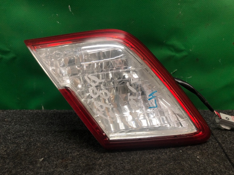 Запчасть фонарь внутренний задний левый TOYOTA CAMRY 40 06-11 2007 AHV40 2.4 2AZFXE 81591-33140 Б/У Фонарь внутренний задний левый TOYOTA CAMRY 40 06-11 2007 AHV40 2.4 2AZFXE 81591-33140 Б/У