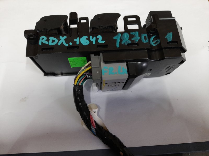 Блок управления стеклоподъемниками передний левый RDX 12-19 2014 Внедорожник 3.5 J35Z2 Блок управления стеклоподъемниками передний левый RDX 12-19 2014 Внедорожник 3.5 J35Z2