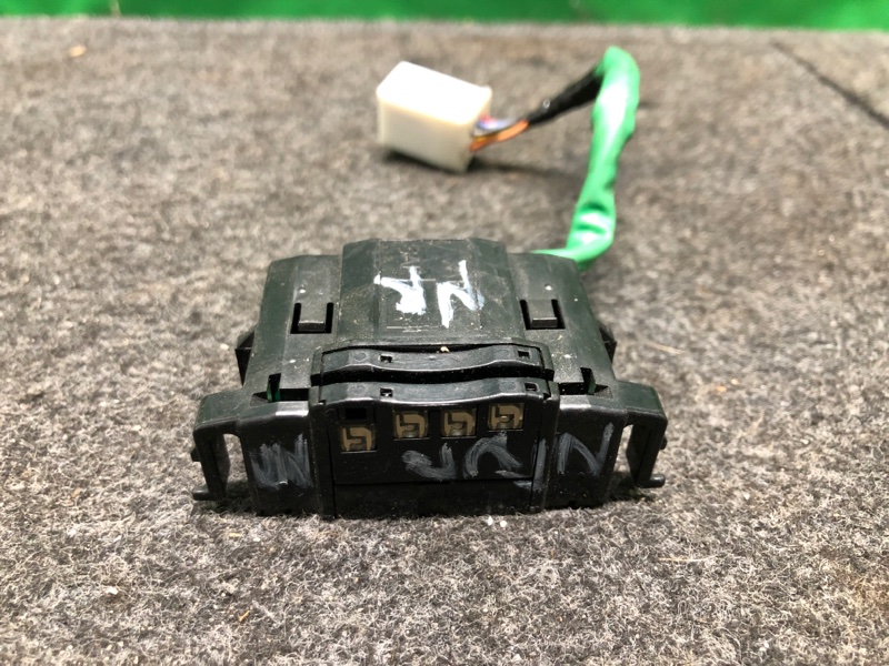 Датчик угла поворота руля CX-7 06-12 2009 Внедорожник 2.3 Датчик угла поворота руля CX-7 06-12 2009 Внедорожник 2.3