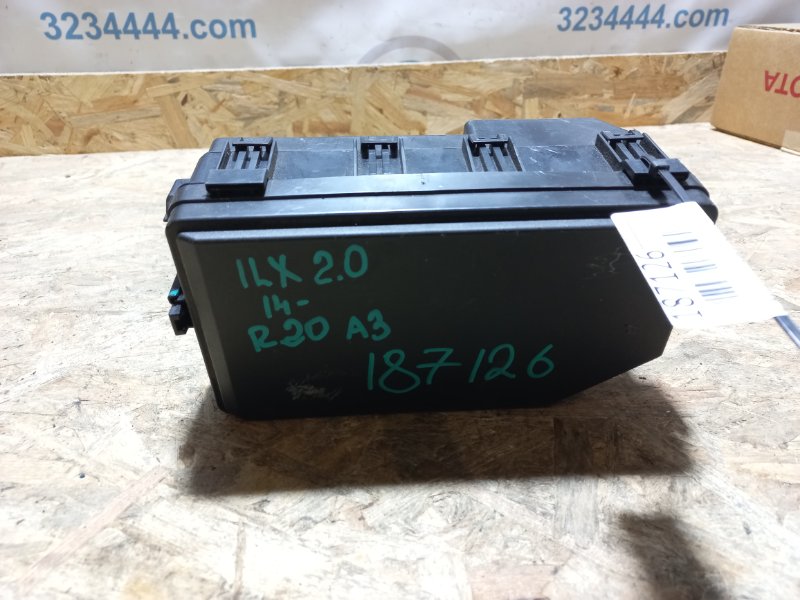 Блок предохранителей моторный отсек ILX 12-16 2014 UDE 2.0 R20A3 Блок предохранителей моторный отсек ILX 12-16 2014 UDE 2.0 R20A3
