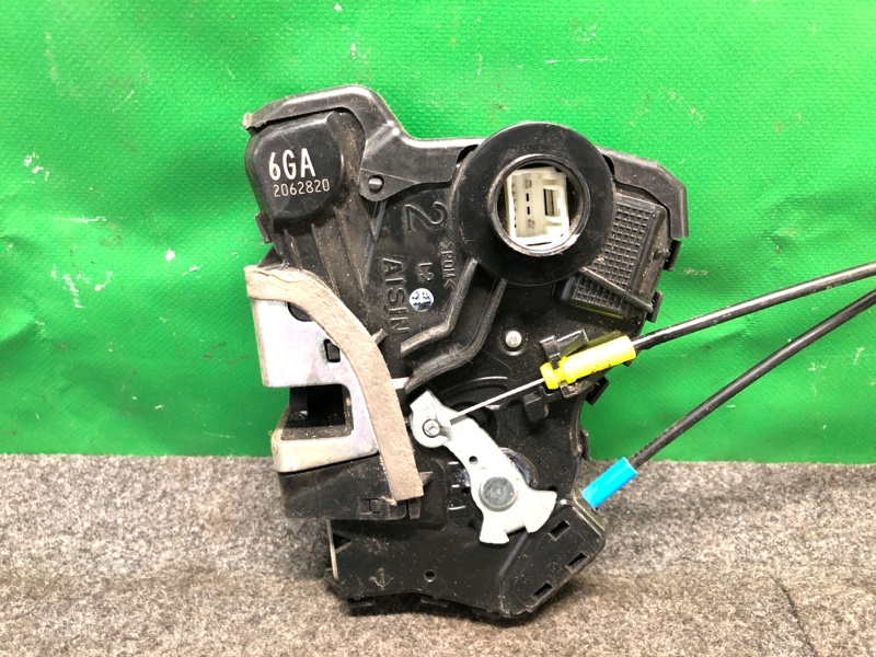 Замок двери передний левый SUZUKI KIZASHI 09-14 2013 RE91 J24B 82250-57L33 Б/У