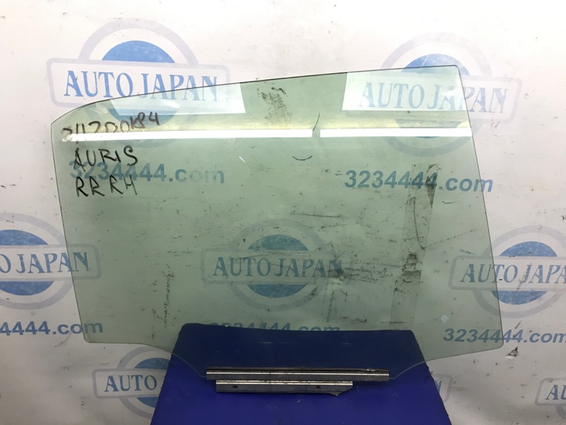 Стекло двери заднее правое TOYOTA AURIS 06-12 68103-02210 Б/У