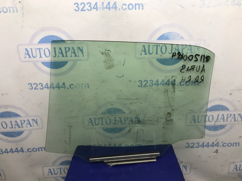 Стекло двери заднее правое AURIS 06-12