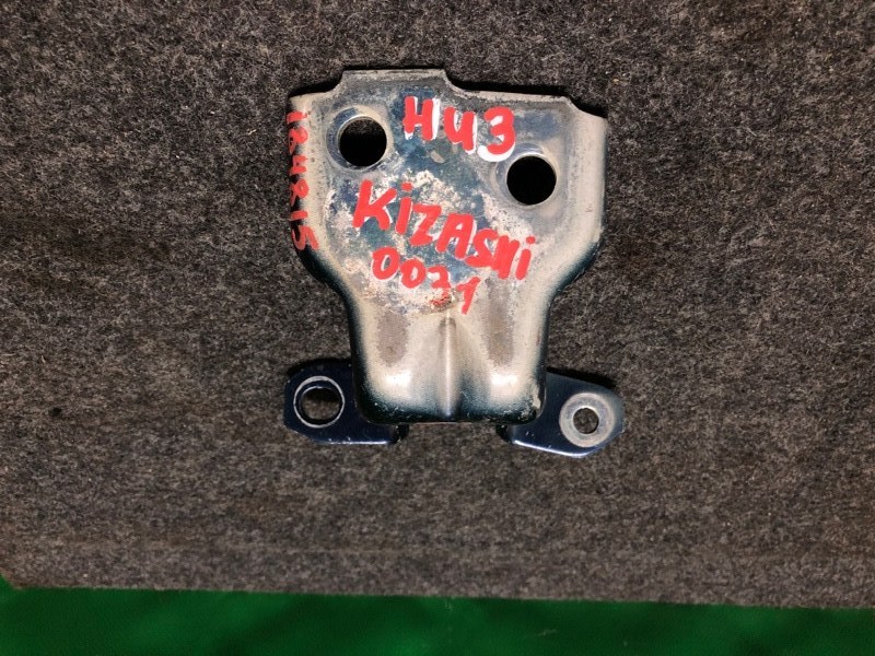 Петля двери нижняя передняя левая SUZUKI KIZASHI 09-14 2013 RE91 J24B 69310-63J00 Б/У