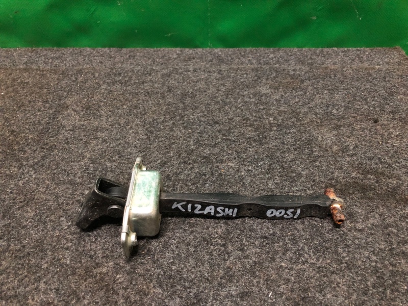 Запчасть ограничитель двери задний левый SUZUKI KIZASHI 09-14 2013 RE91 J24B 81830-57L01 Б/У Ограничитель двери задний левый SUZUKI KIZASHI 09-14 2013 RE91 J24B 81830-57L01 Б/У