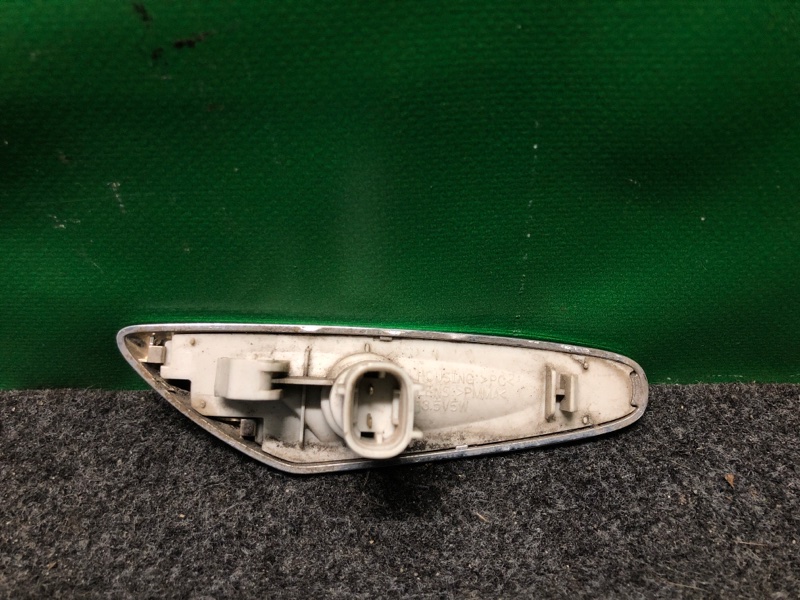 Повторитель поворота в крыло правый KIZASHI 09-14 2013 RE91 J24B