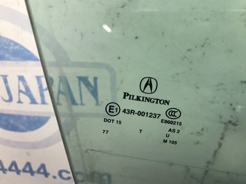 Стекло двери переднее правое TLX 14-17