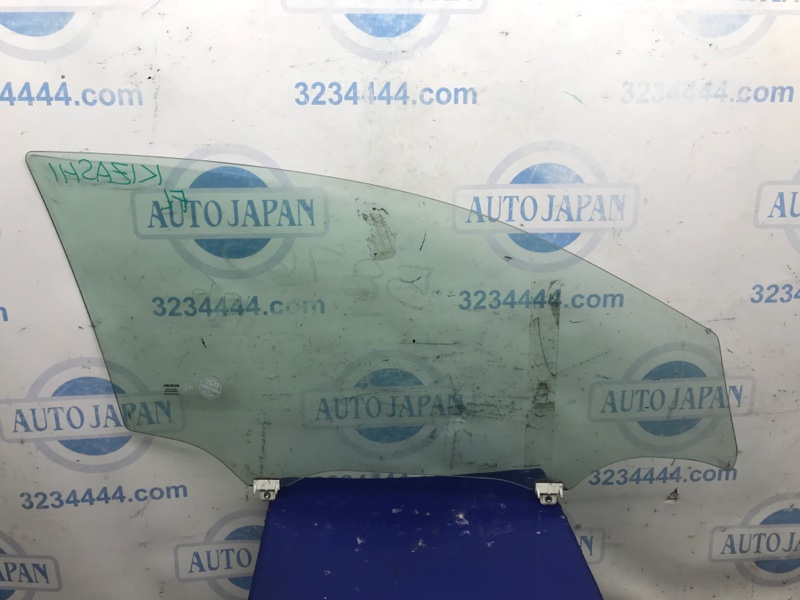 Стекло двери переднее левое SUZUKI KIZASHI 09-14