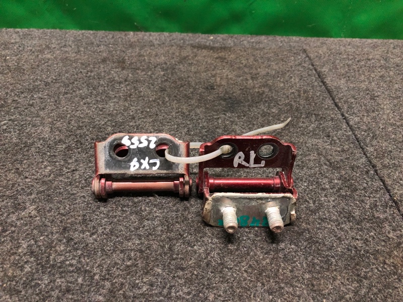 Петля крышки багажника левая MAZDA CX-9 06-16 2009 Внедорожник 3.7 L209-62-210A Б/У