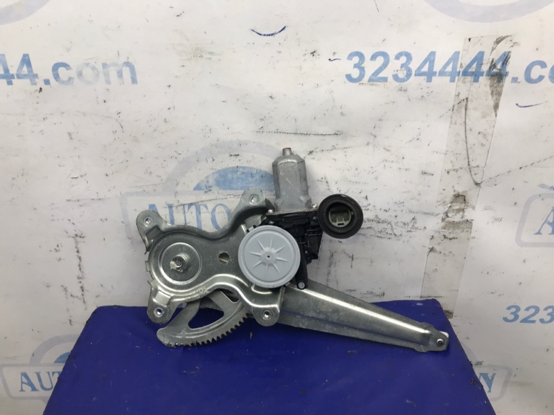 Стеклоподъемник задний правый AURIS 06-12