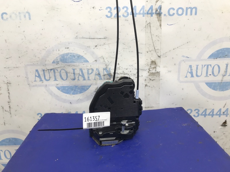Замок двери задний правый TOYOTA AURIS 06-12 69050-42020 Б/У