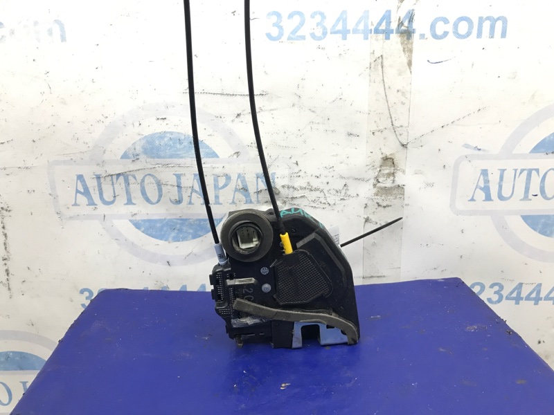 Замок двери задний правый AURIS 06-12