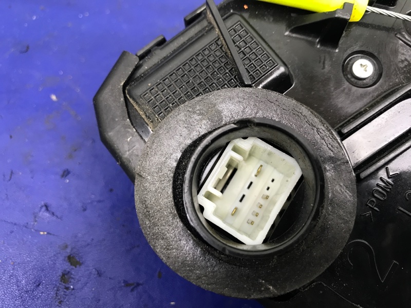 Замок двери передний левый KIZASHI 09-14