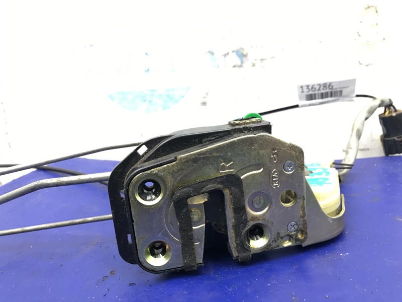 Замок двери передний правый SORENTO BL 02-09