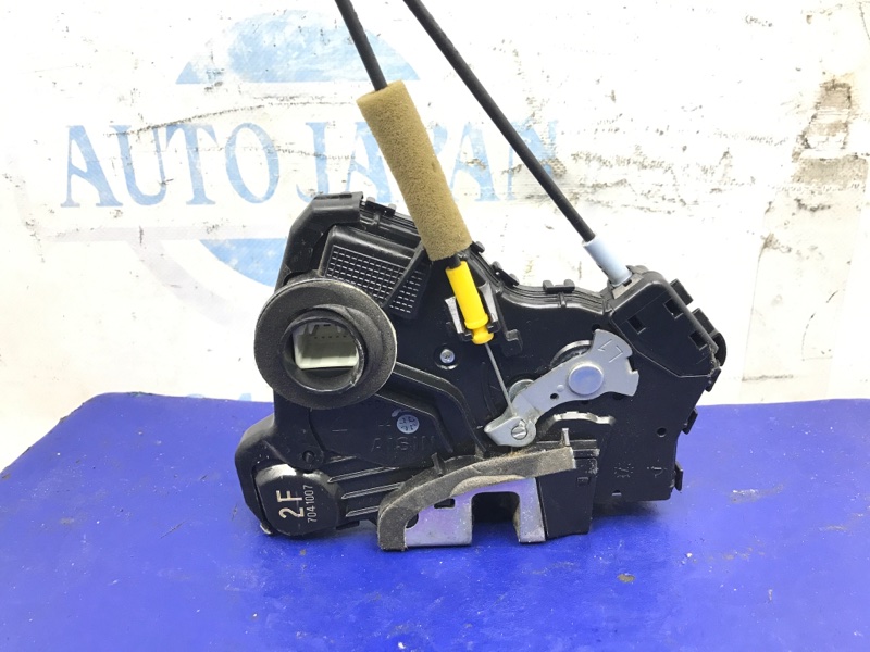 Замок двери передний левый COROLLA 150 06-13 Седан