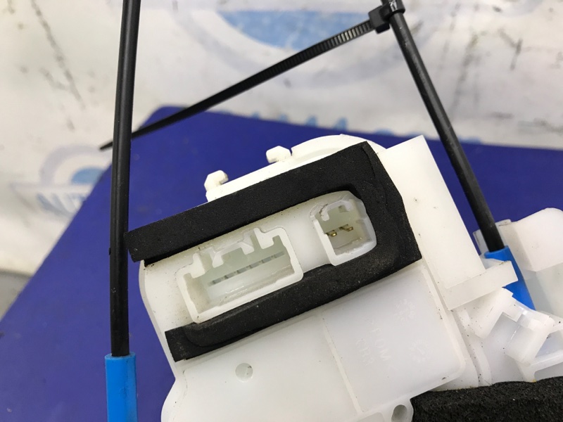 Замок двери передний правый OUTBACK 09-14 BR