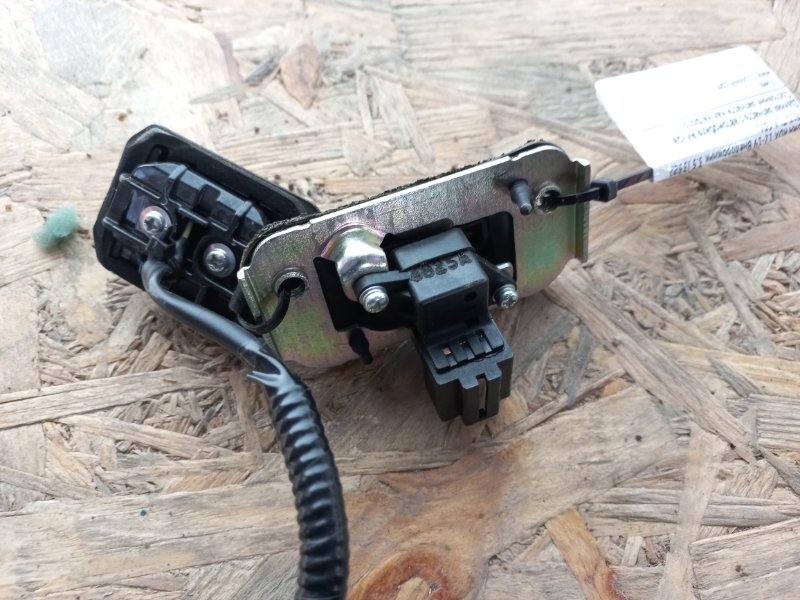 Кнопка открывания багажника наружная RDX 12-19 2015 Внедорожник 3.5 J35Z2