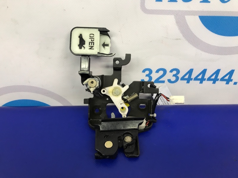 Замок крышки багажника MAZDA 3 BK 03-08 Б/У