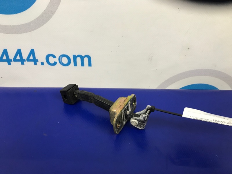 Запчасть ограничитель двери задний левый MITSUBISHI LANCER IX 9 03-07 2004 Седан 2.0 MR473583 Б/У Ограничитель двери задний левый MITSUBISHI LANCER IX 9 03-07 2004 Седан 2.0 MR473583 Б/У