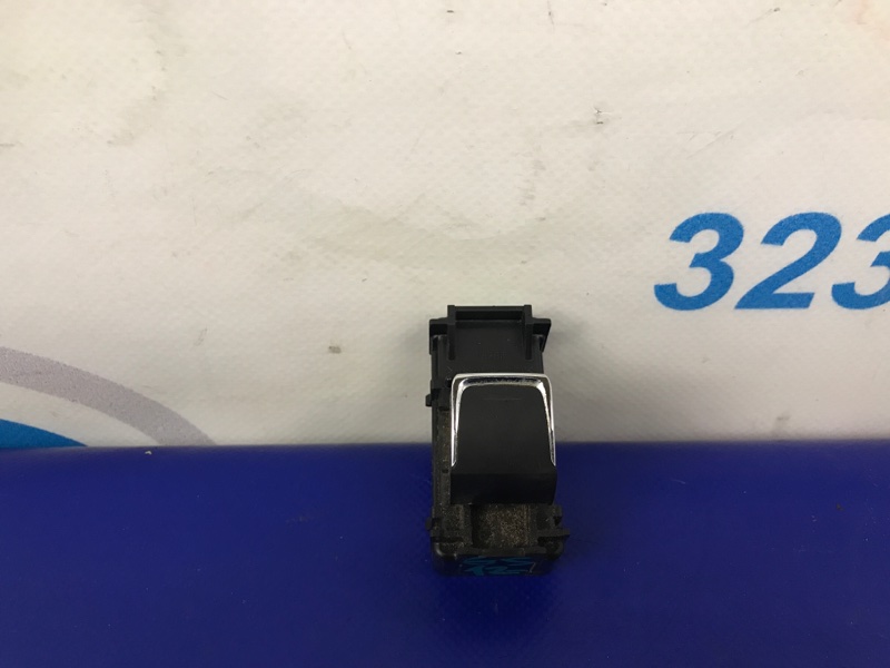 Кнопка стеклоподъемника задняя левая LEXUS GS 12- 2015 Седан 8ARFTS 2.0TURBO 84810-48050 Б/У