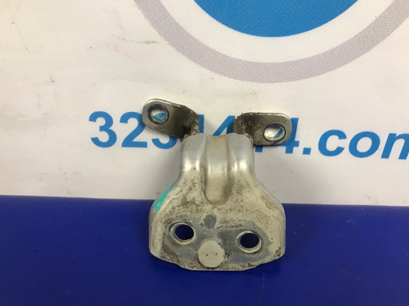 Петля двери верхняя передняя правая KIA SORENTO BL 02-09 Б/У