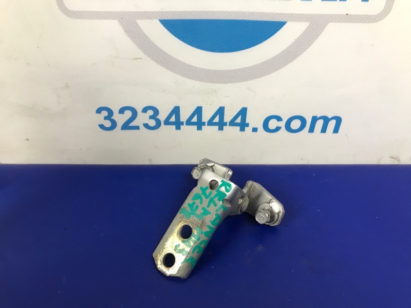 Петля двери нижняя задняя левая MITSUBISHI LANCER IX 9 03-07 Седан 2.0