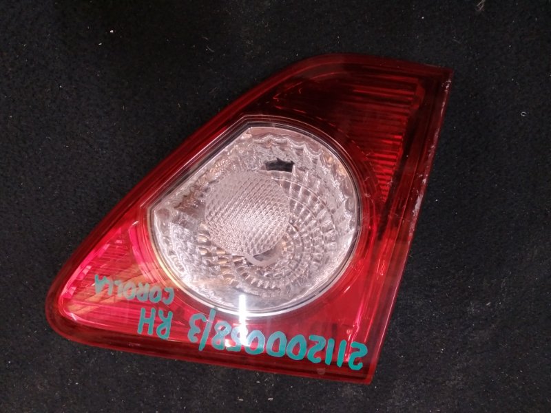 Фонарь внутренний задний правый TOYOTA COROLLA 150 06-13 81580-02190 Б/У