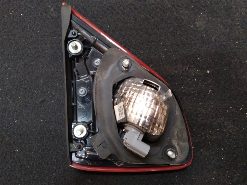 Фонарь внутренний задний правый NISSAN ALTIMA L33 12-18 L33 Фонарь внутренний задний правый NISSAN ALTIMA L33 12-18 L33