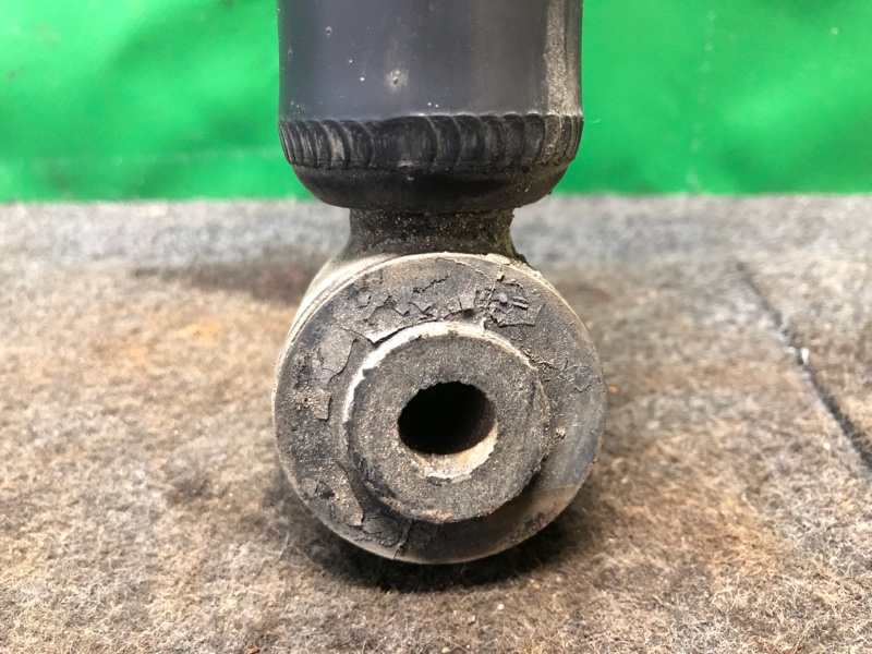 Амортизатор задний правый TIIDA/VERSA C11 04-11 2007 Хетчбек 1.8