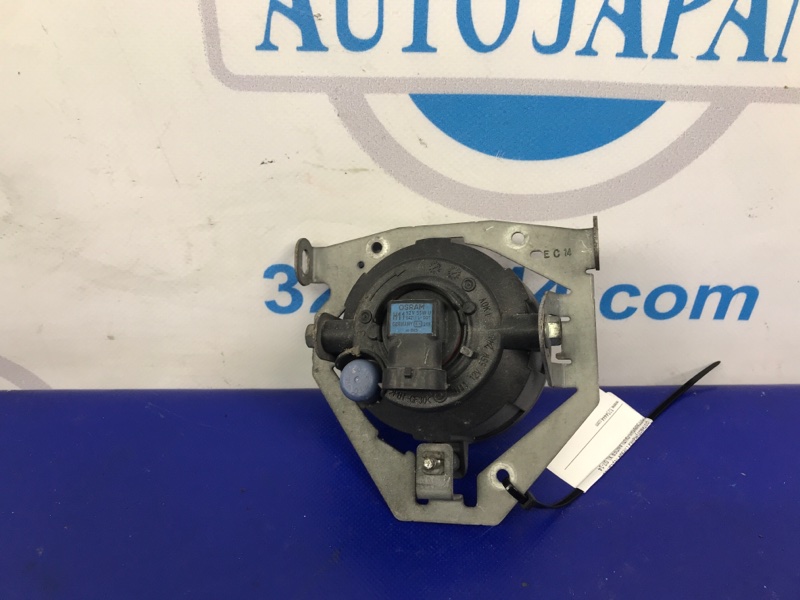 Противотуманная фара правая OUTLANDER XL 05-13