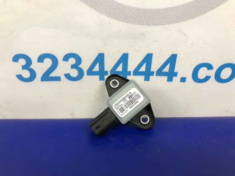 Датчик удара передний правый HYUNDAI SONATA YF 10-14 95920-1M200 Б/У