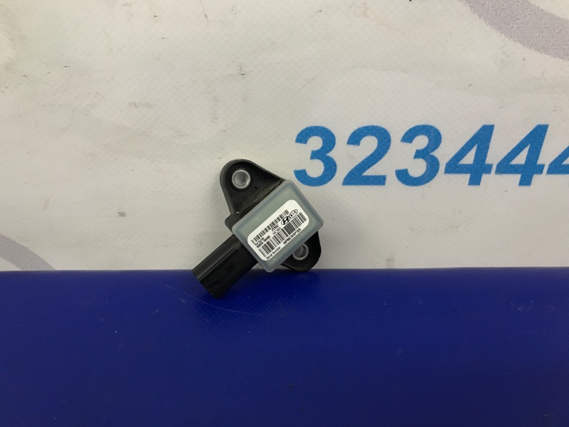 Запчасть датчик удара передний левый HYUNDAI SONATA YF 10-14 95920-1M200 Б/У Датчик удара передний левый HYUNDAI SONATA YF 10-14 95920-1M200 Б/У