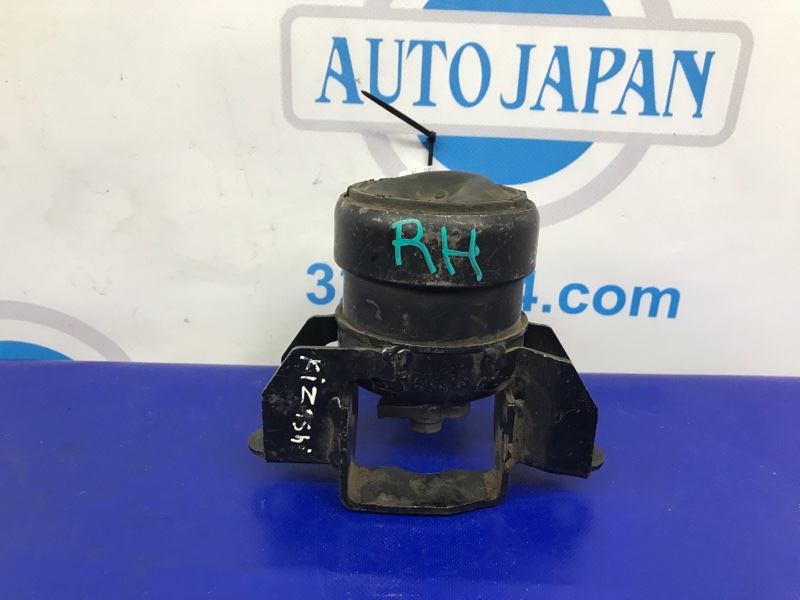 Подушка двигателя правая SUZUKI KIZASHI 09-14 2010 Седан 2.4 11610-57L02 Б/У