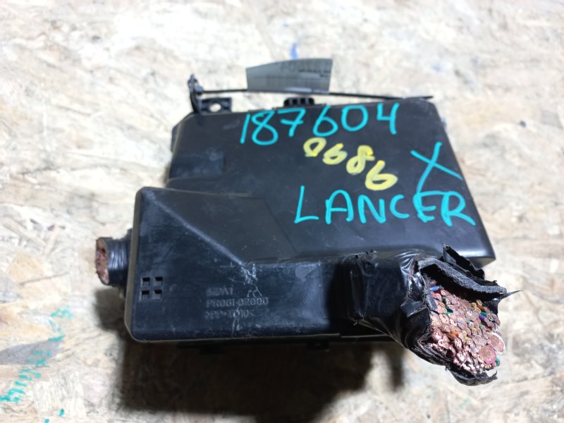 Блок предохранителей моторный отсек MITSUBISHI LANCER X 10 07-15 Седан 2.0 4B11