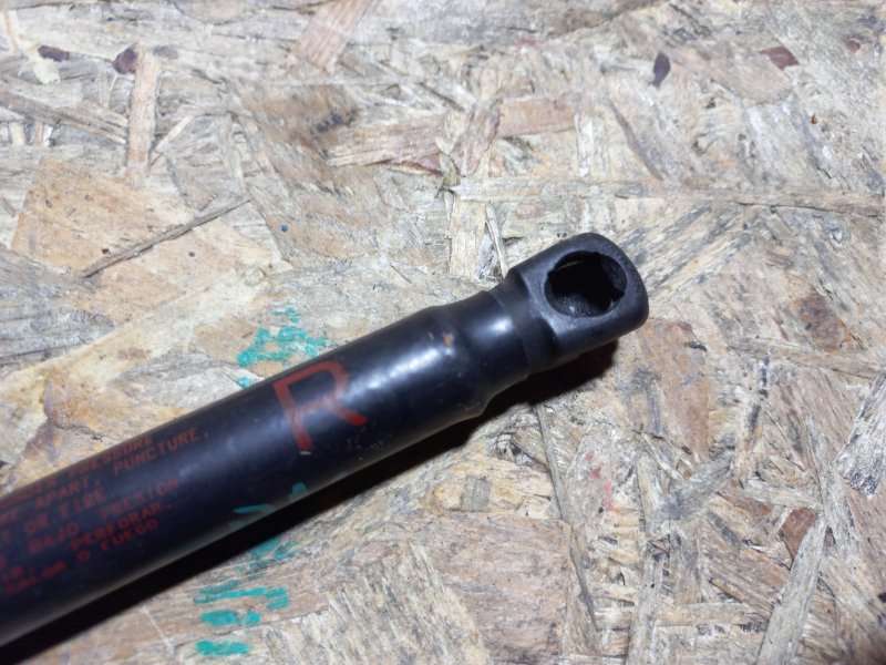 Амортизатор крышки багажника задний правый MITSUBISHI LANCER X 10 07-15 Седан 2.0 4B11