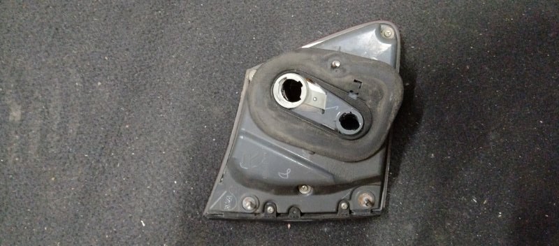 Фонарь внутренний задний правый GS350 GS300 05-11