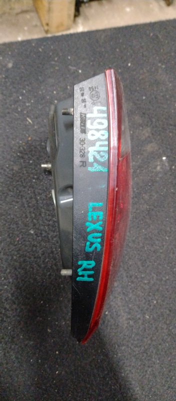 Фонарь внутренний задний правый GS350 GS300 05-11