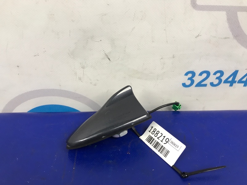 Антенна INFINITI M25/M37/M56/Q70/M35H 10-16 2013 Седан 3.7 VQ37VHR 28208-EH000 Б/У