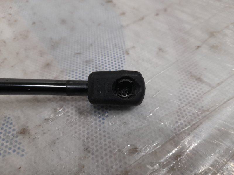 Амортизатор крышки багажника правый MITSUBISHI LANCER X 10 07-15 Седан 2.0 4B11