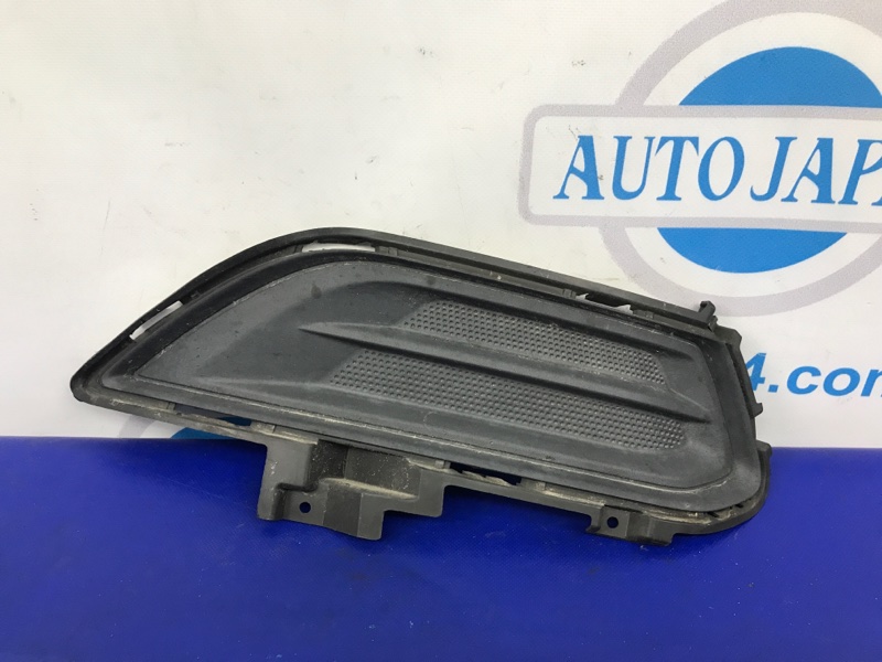 Заглушка ПТФ передняя правая FORD FUSION 14- DS7Z-17B814-AA Б/У