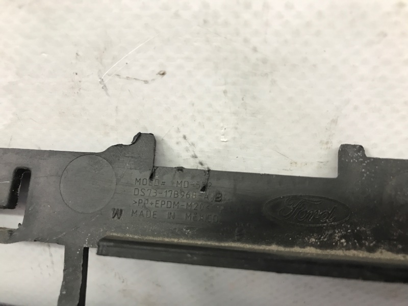 Решетка переднего бампера передняя FORD FUSION 14-