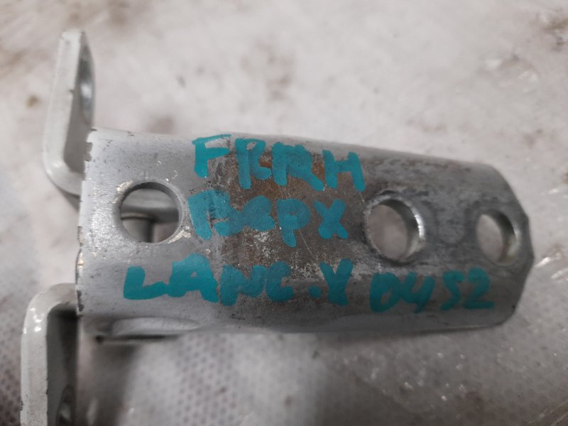 Петля двери нижняя передняя правая LANCER X 10 07-15 2010 Седан 2.0 4B11