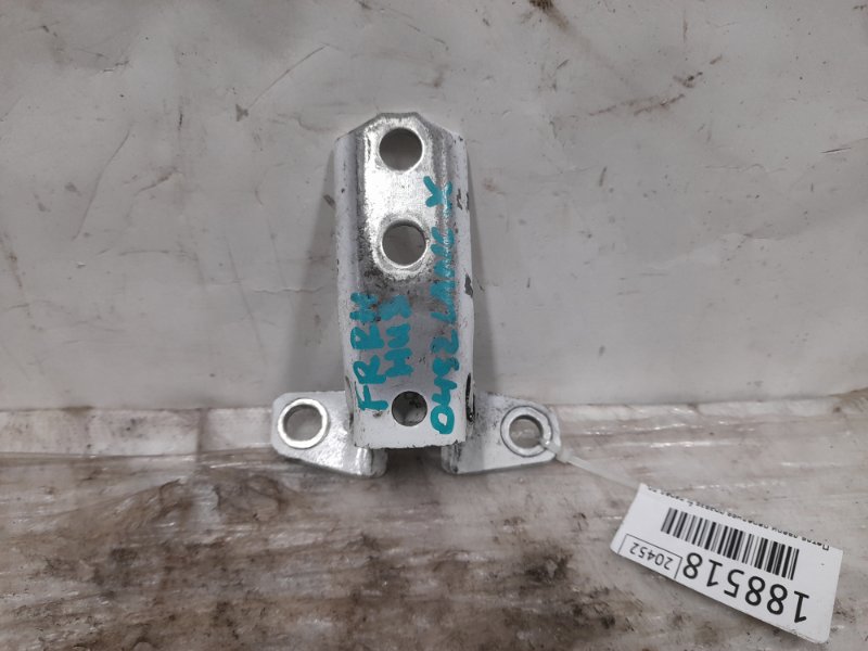 Петля двери нижняя передняя правая MITSUBISHI LANCER X 10 07-15 2010 Седан 2.0 4B11 5702A005 Б/У