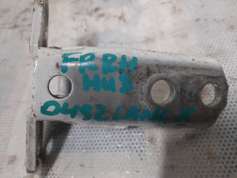 Петля двери нижняя передняя правая LANCER X 10 07-15 2010 Седан 2.0 4B11